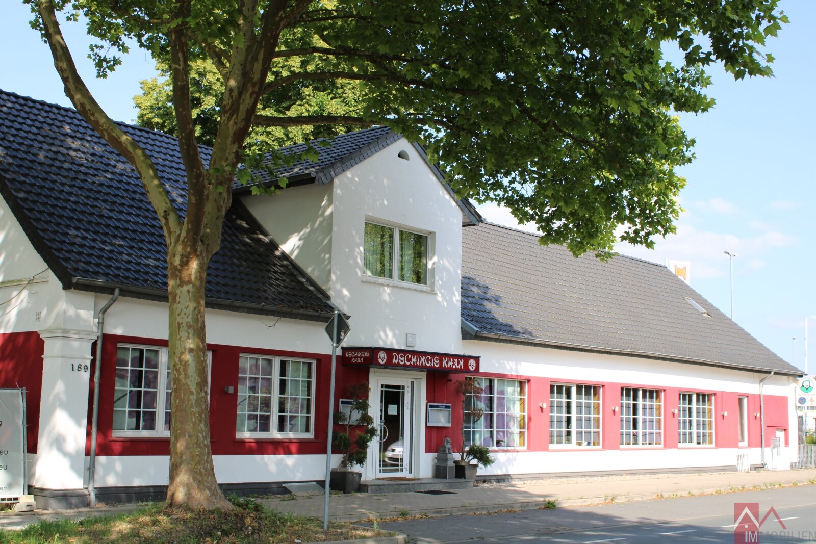 Wohn- und Geschäftshaus mit zusätzlichem Baugrundstück