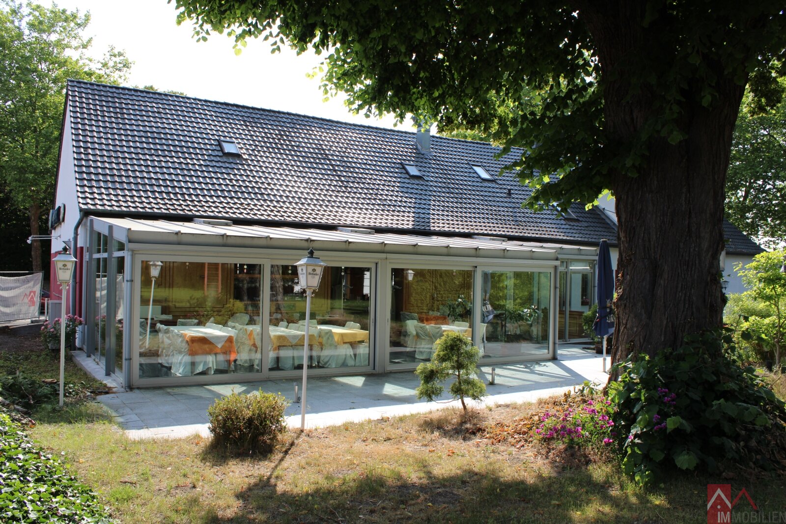 Wohn- und Geschäftshaus mit zusätzlichem Baugrundstück